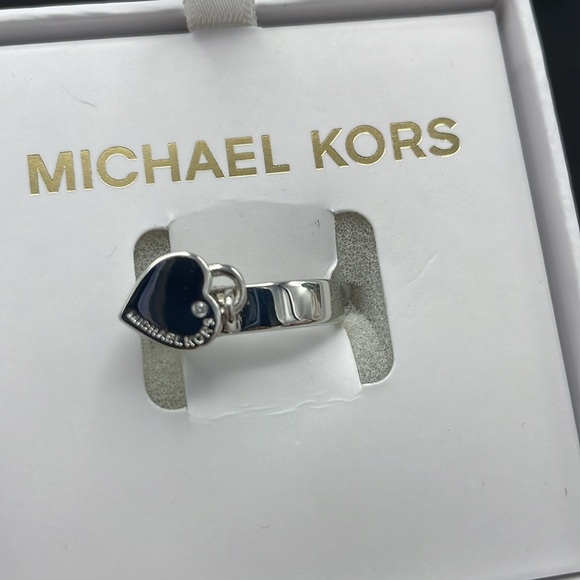 Michael Kors Dangle Heart Rhinestone Ring - Picture 4 of 5